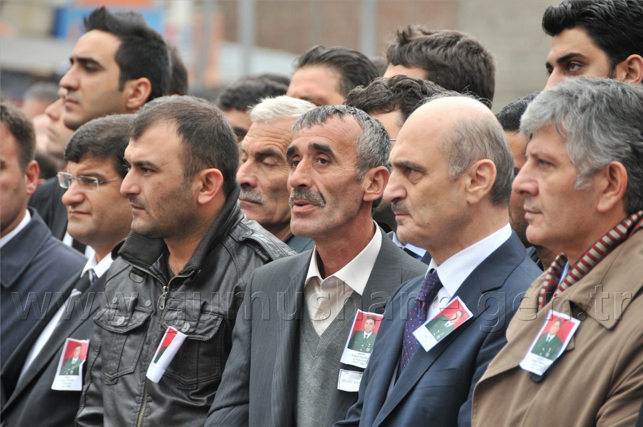 Şehidimizi Binler Uğurladı... 46