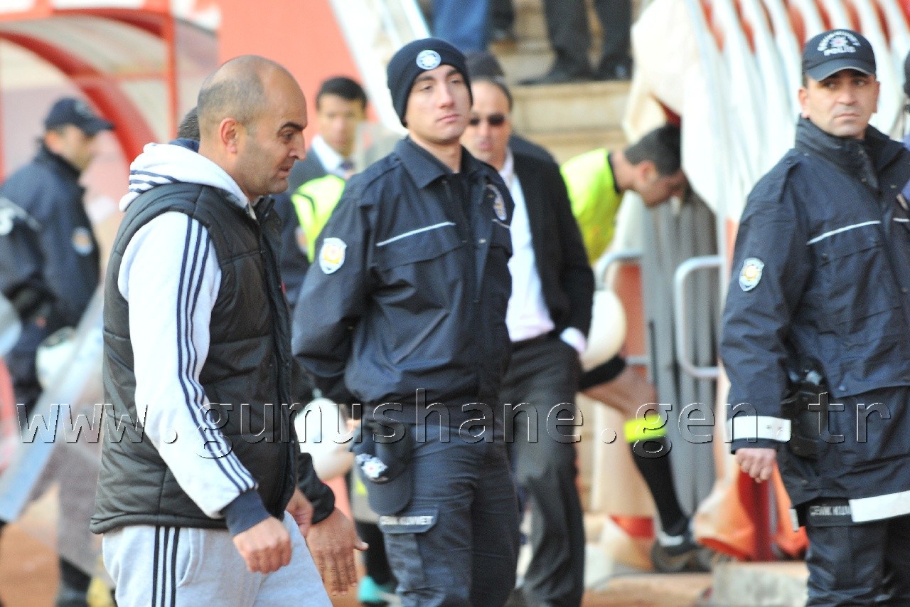 Gümüş Galibiyetle Tanıştı: 2-1 56