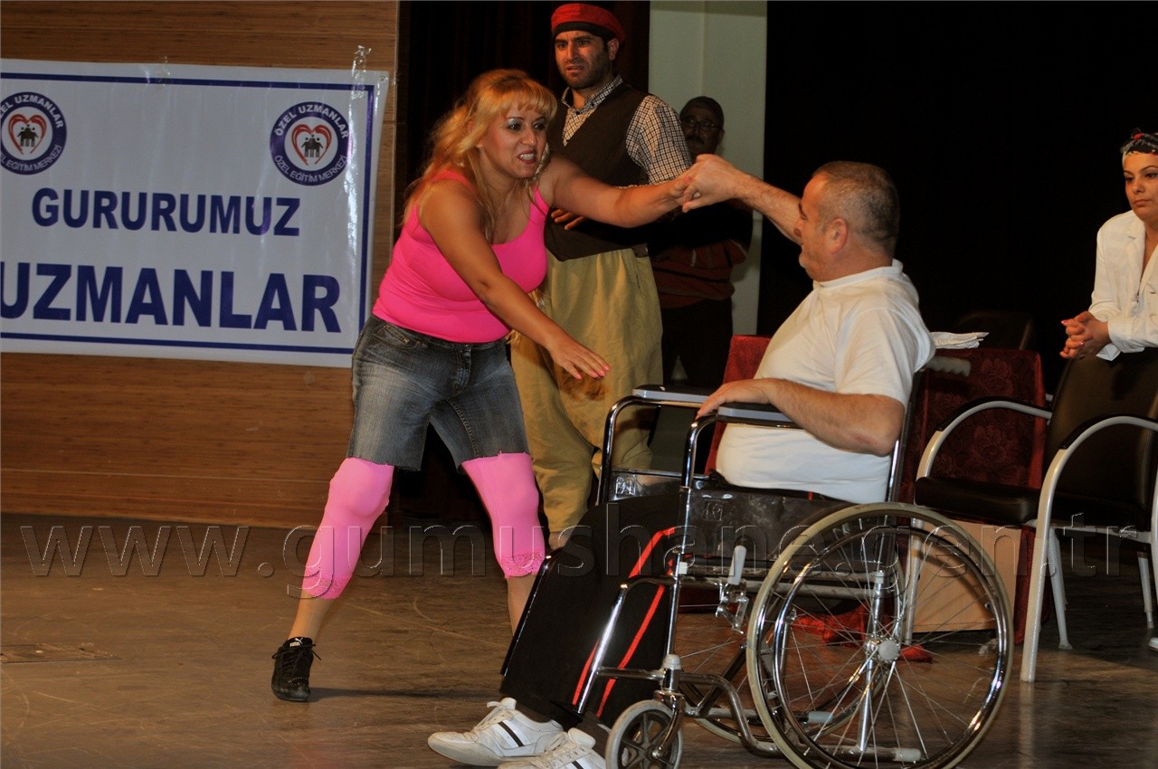 Özür Dileriz, Özürlüyüz ! 17