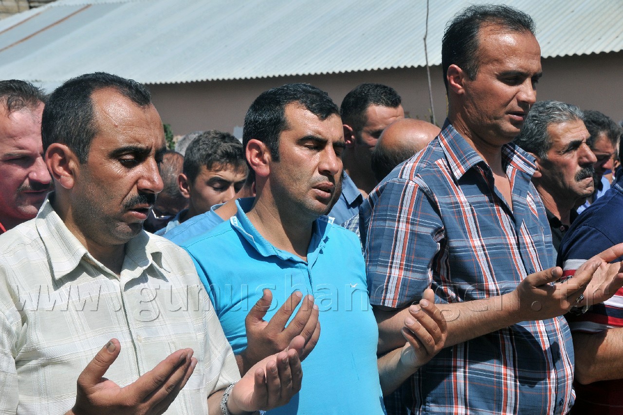 14 Yaşındaki Emre Son Yolculuğuna Uğurlandı 3