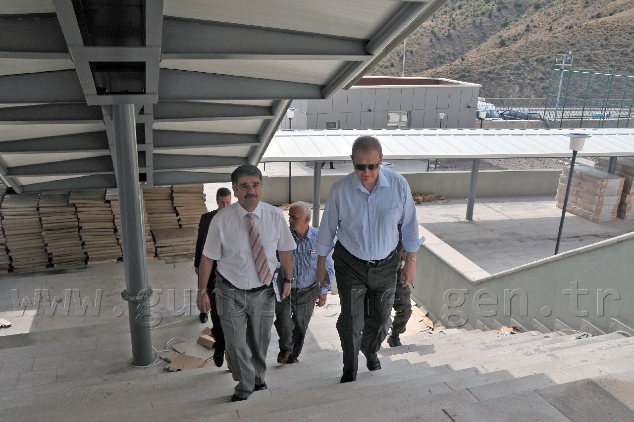 Vali Yavuz Yapımı Tamamlanan Yurtta İncelemelerde Bulundu 5