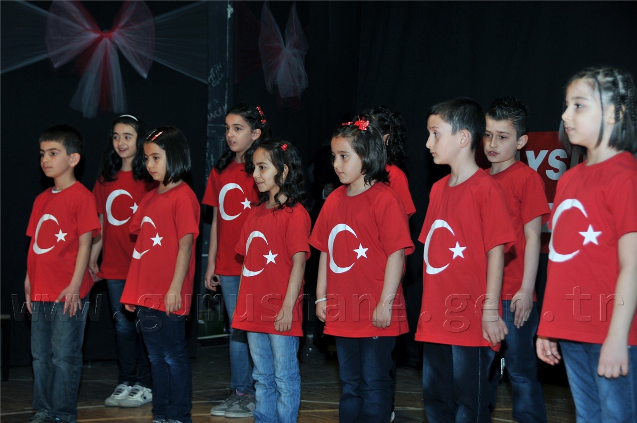 Gümüşhane'de 150 Kişilik Dev Gösteri 12