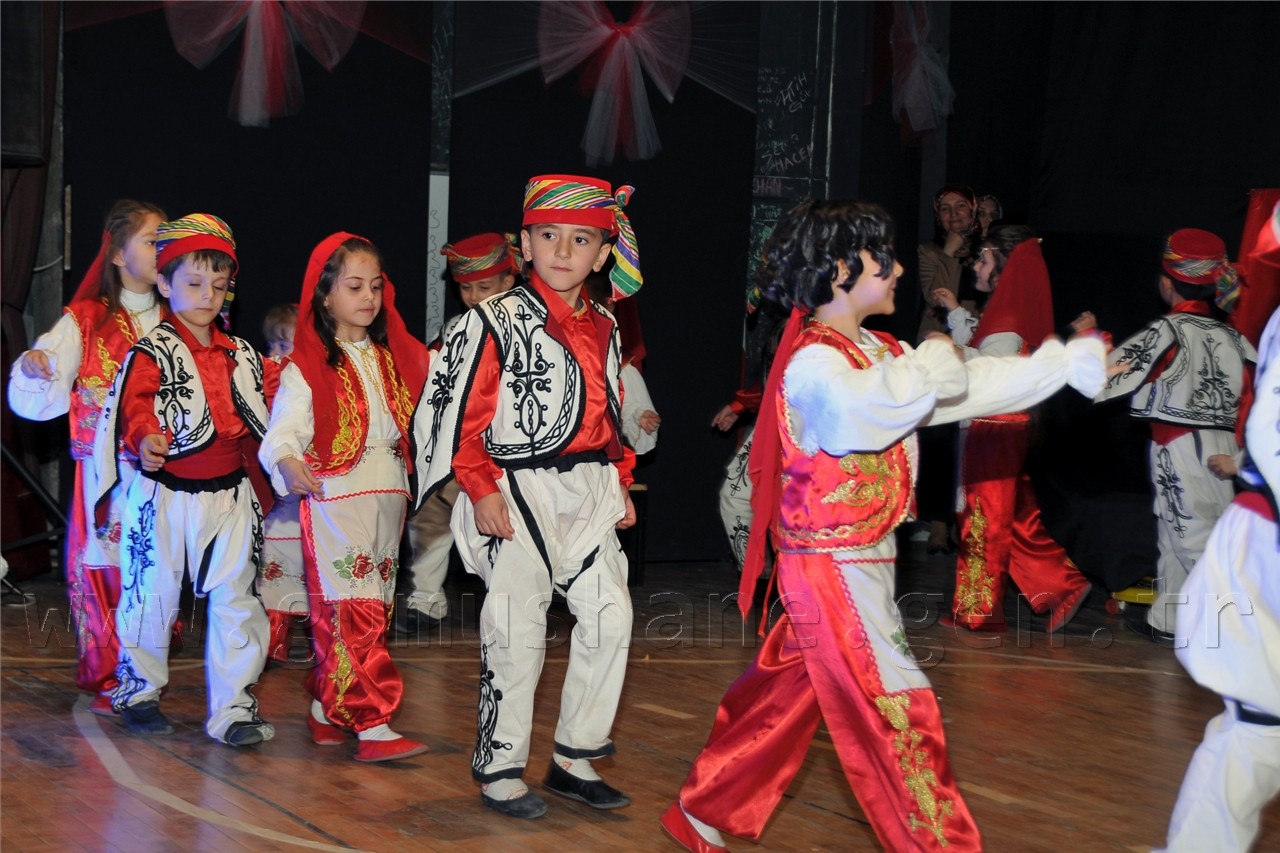 Gümüşhane'de 150 Kişilik Dev Gösteri 24