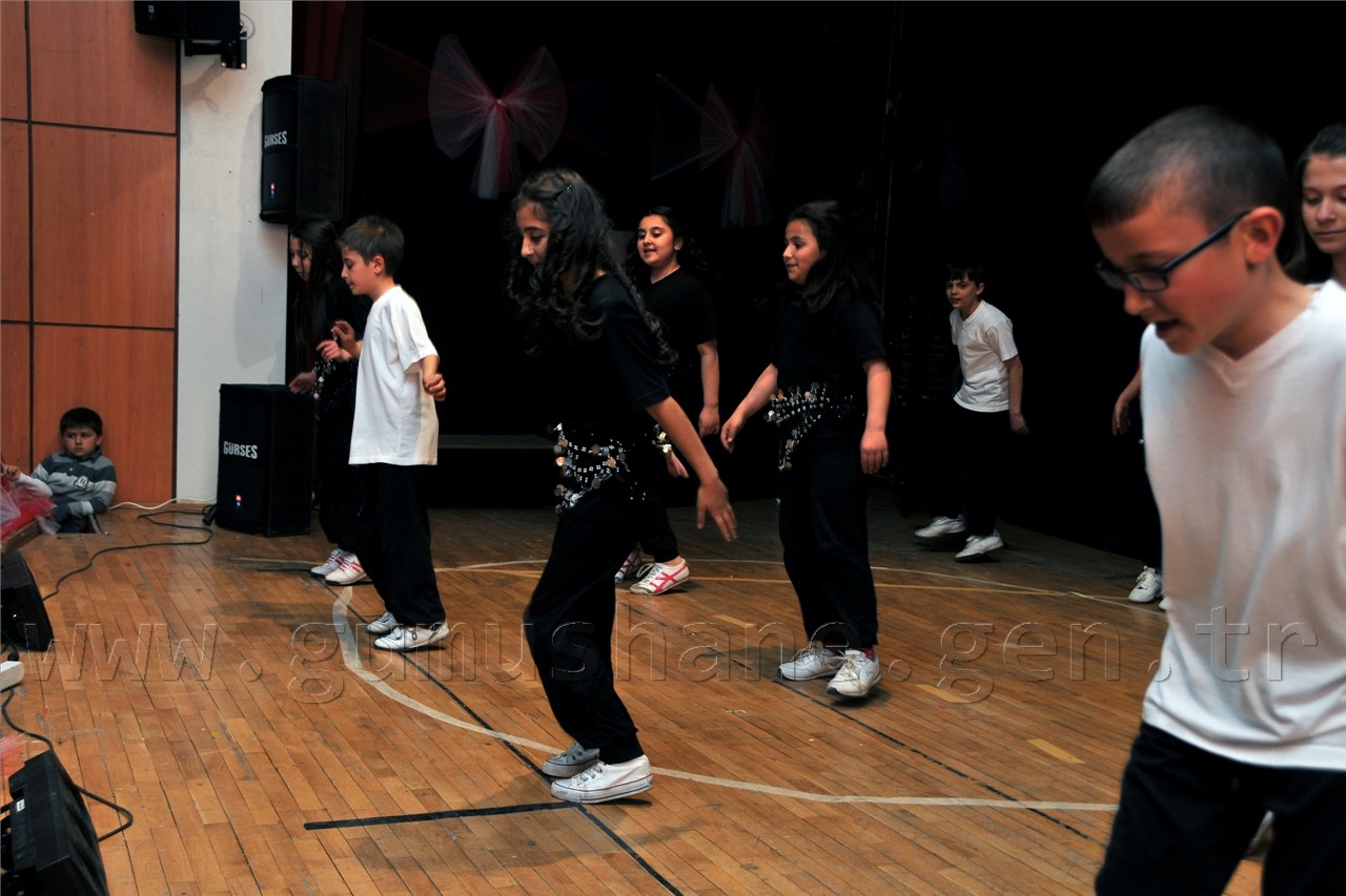 Gümüşhane'de 150 Kişilik Dev Gösteri 40