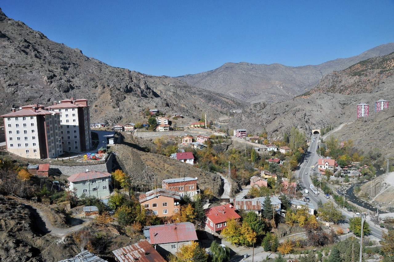 Gümüşhane'de Afetzedeler Konut Kuralarını Çekti 28