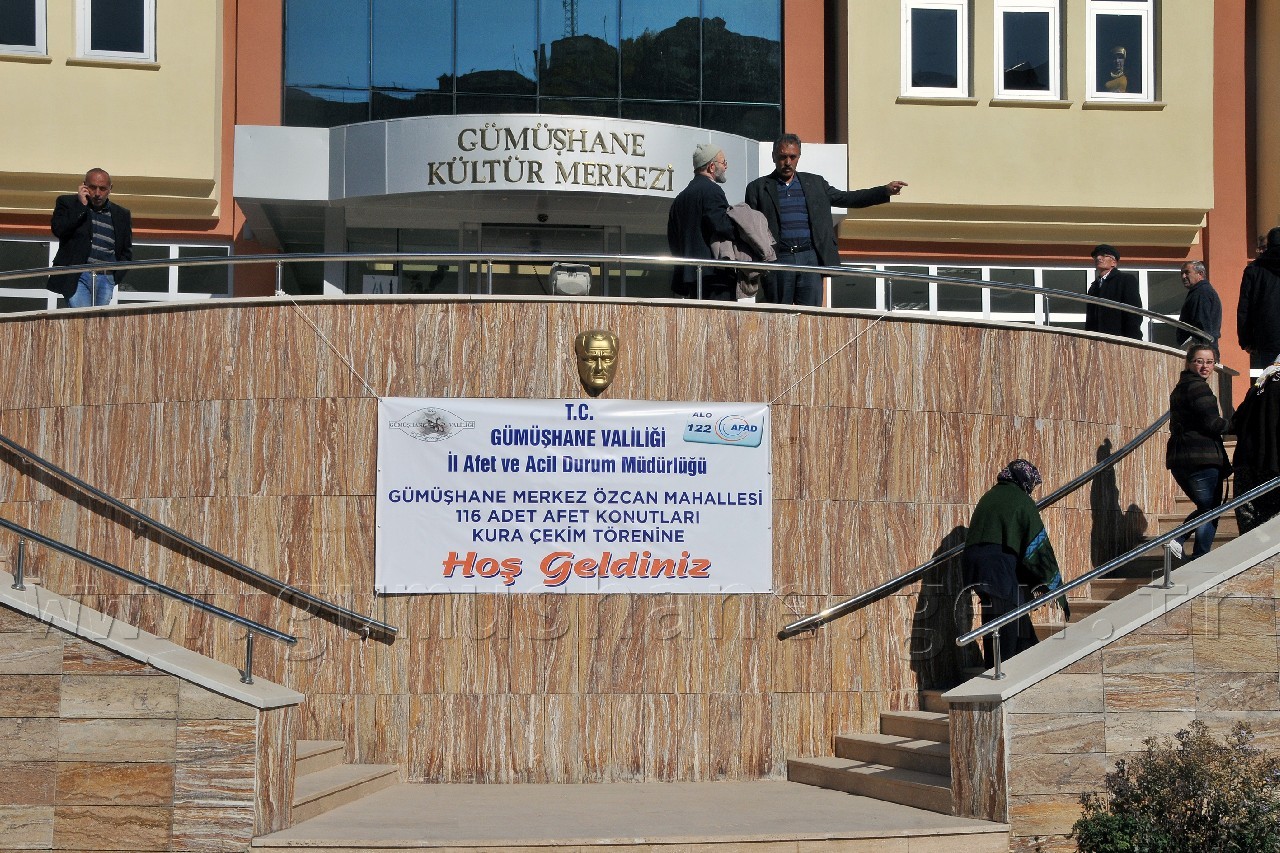 Gümüşhane'de Afetzedeler Konut Kuralarını Çekti 16