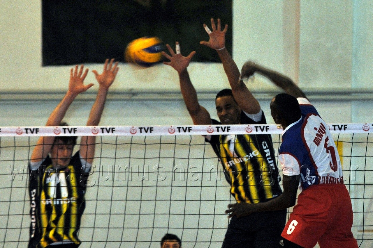 Torul, Fener'e Direnemedi: 0-3 21