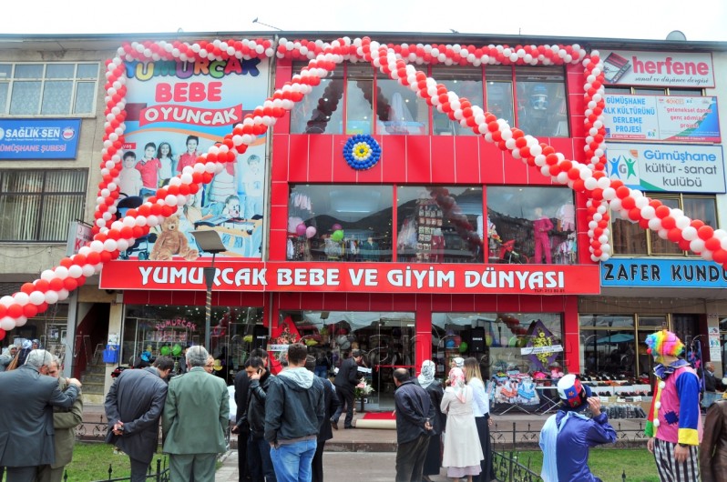 Yumurcak Bebe Ve Giyim Dünyası Açıldı 1
