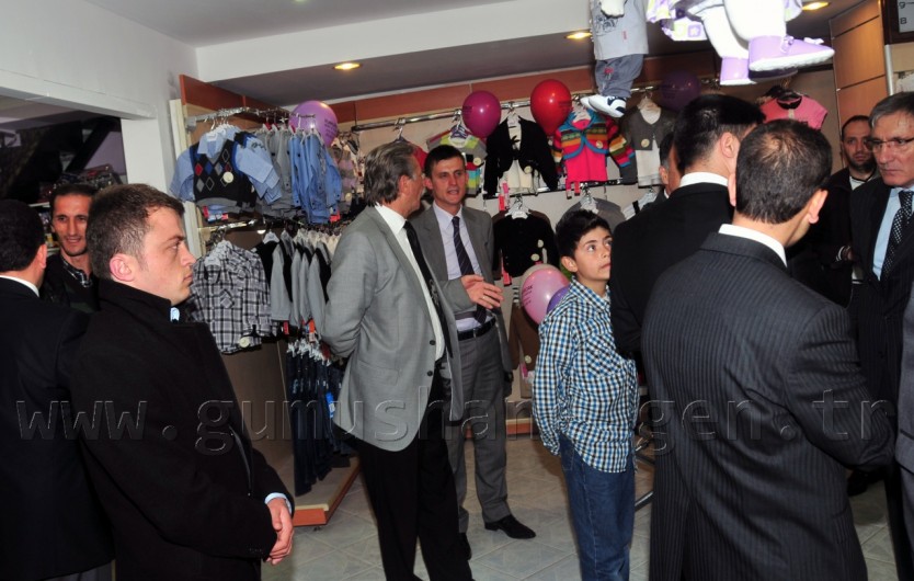 Yumurcak Bebe Ve Giyim Dünyası Açıldı 8