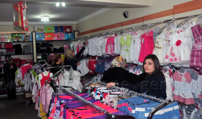 Yumurcak Bebe Ve Giyim Dünyası Açıldı 10