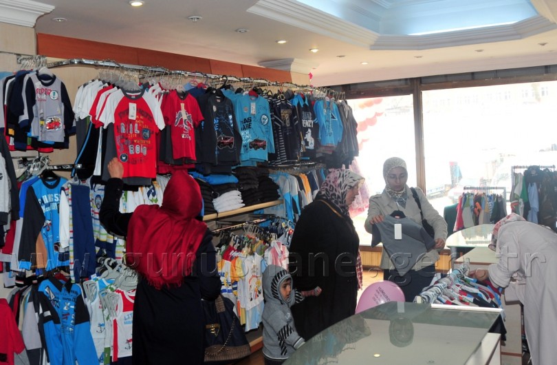Yumurcak Bebe Ve Giyim Dünyası Açıldı 11