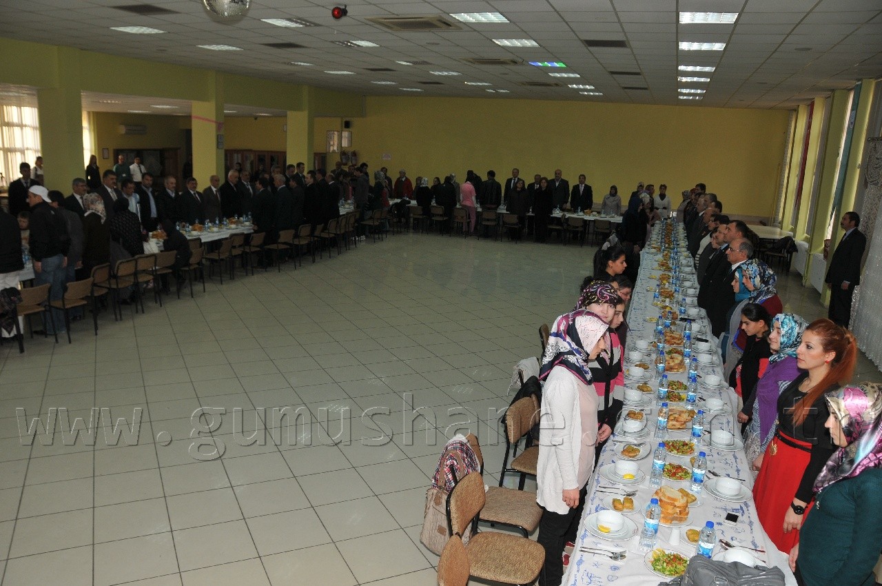 'El Ele Verip Engelleri Hep Birlikte Aşalım' 8