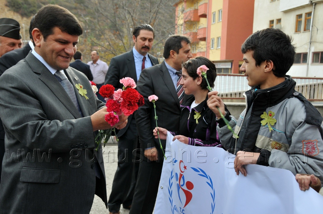 Gümüşhane'de Engelliler Günü Yürüyüşü Yapıldı 3