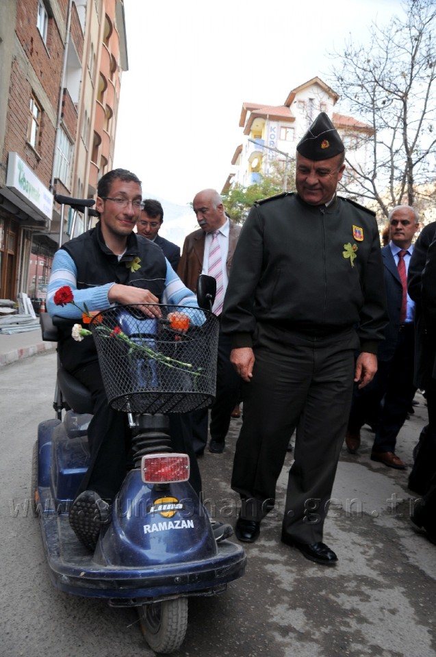 Gümüşhane'de Engelliler Günü Yürüyüşü Yapıldı 15