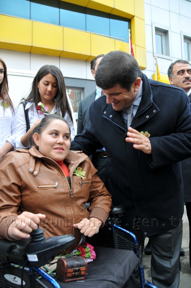 Gümüşhane'de Engelliler Günü Yürüyüşü Yapıldı 14