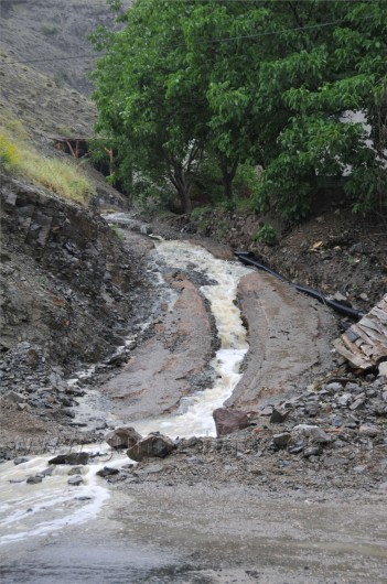 Gümüşhane'yi Etkili Yağış ve Dolu Vurdu   13