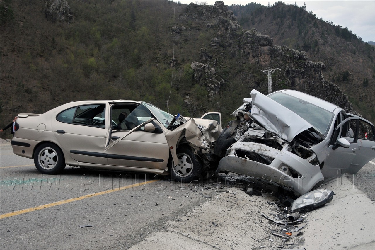 Zigana'da Feci Kaza: 2 Ölü, 3 Yaralı 4