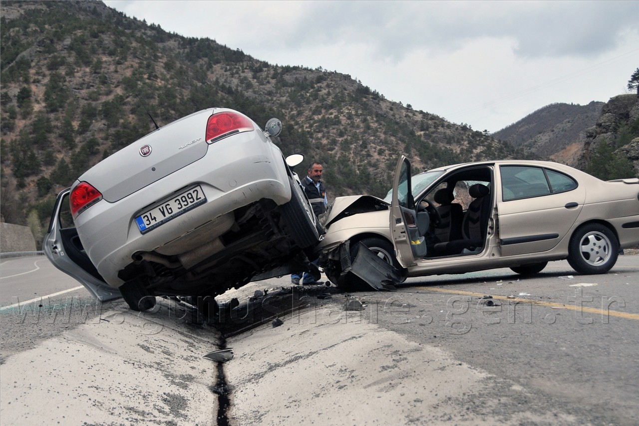 Zigana'da Feci Kaza: 2 Ölü, 3 Yaralı 9