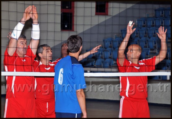 Voleybol'da son gülen Türk Telekom oldu 10