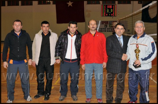 Voleybol'da son gülen Türk Telekom oldu 12