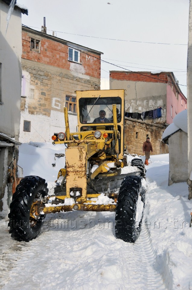 Köy Yollarında Hummalı Çalışma 50
