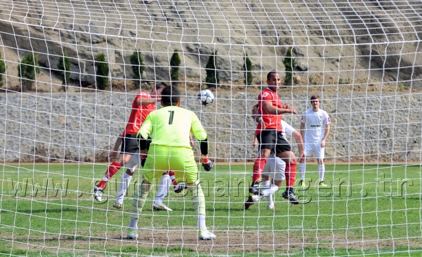 Play-Off Sandık'ta Kaldı 46