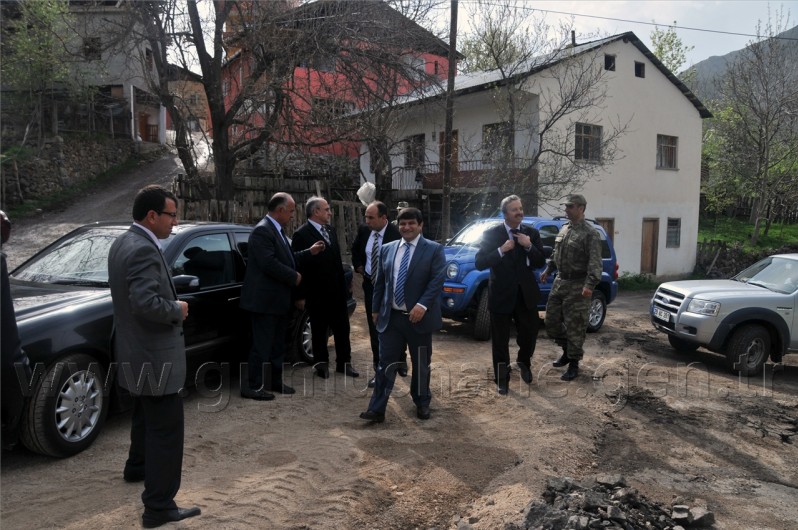 Vali Mayda Köy Gezilerini Sürdürüyor 8