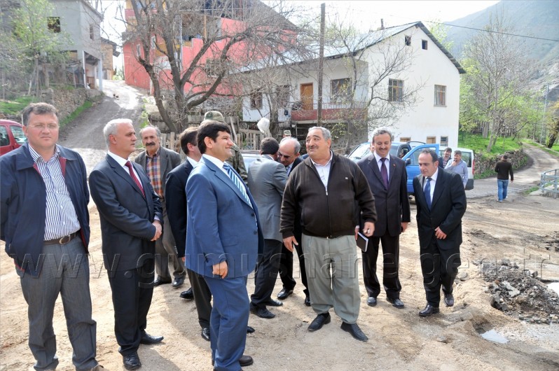 Vali Mayda Köy Gezilerini Sürdürüyor 11