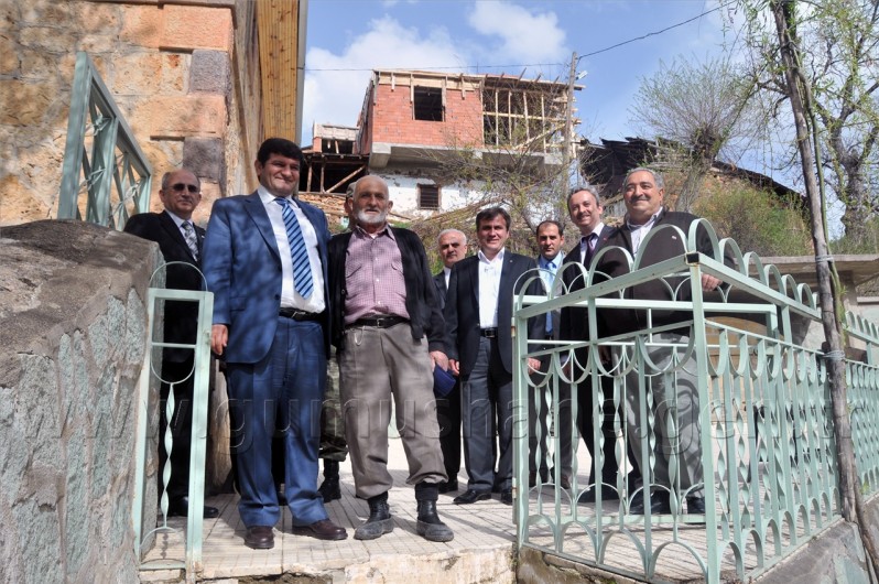 Vali Mayda Köy Gezilerini Sürdürüyor 17