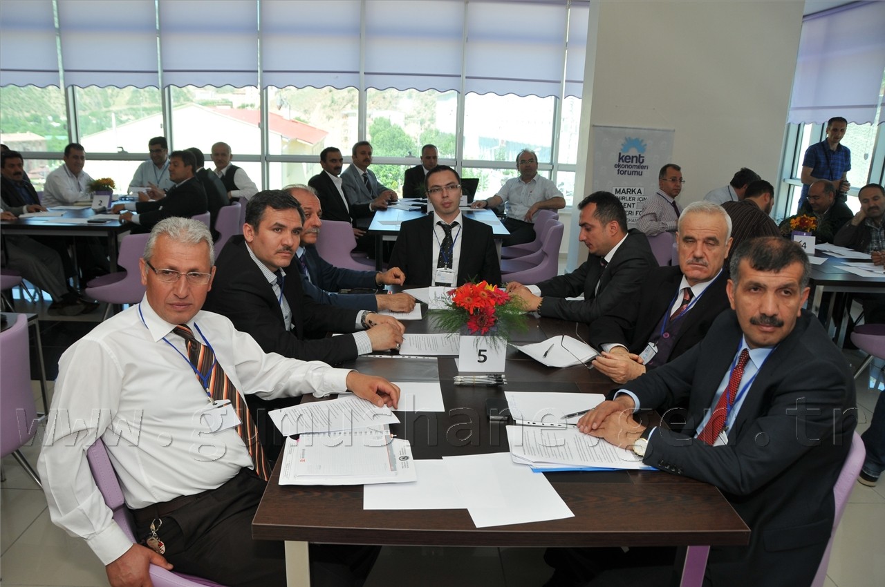 Gümüşhane'de Kent Ekonomileri Forumu Düzenleniyor 9