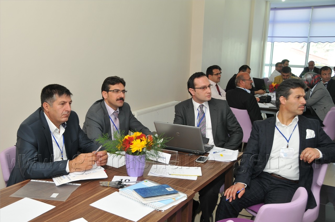 Gümüşhane'de Kent Ekonomileri Forumu Düzenleniyor 14