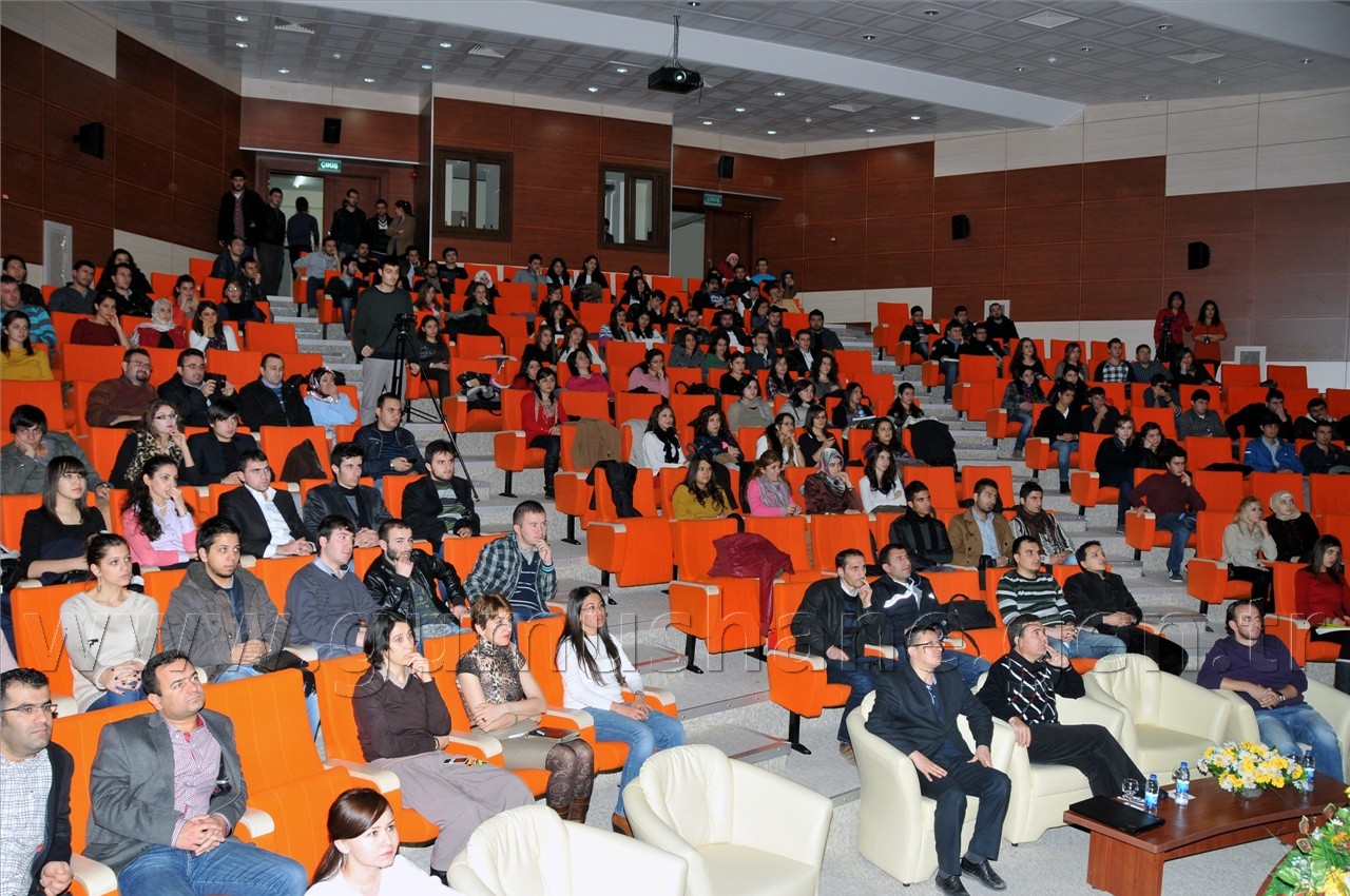 GÜFSAD Başkanı Yalçın Üniversite Öğrencileri İle Buluştu 8