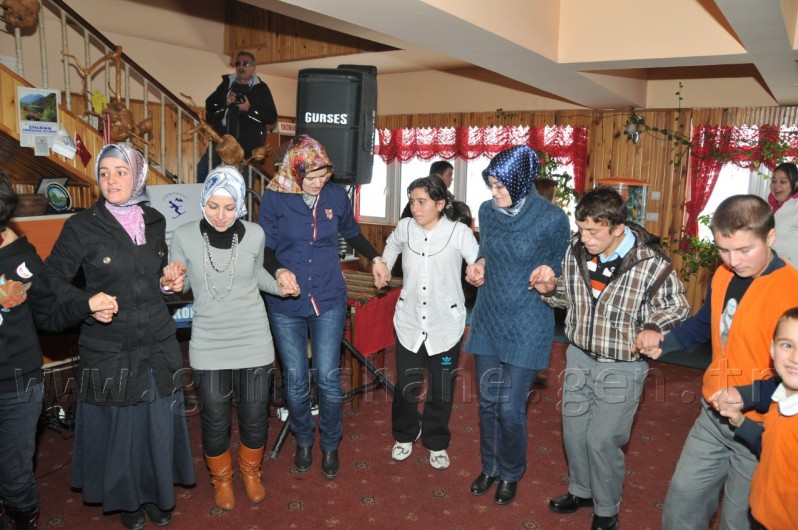 1. Zigana Engelliler Kış Şenliği Yapıldı 15