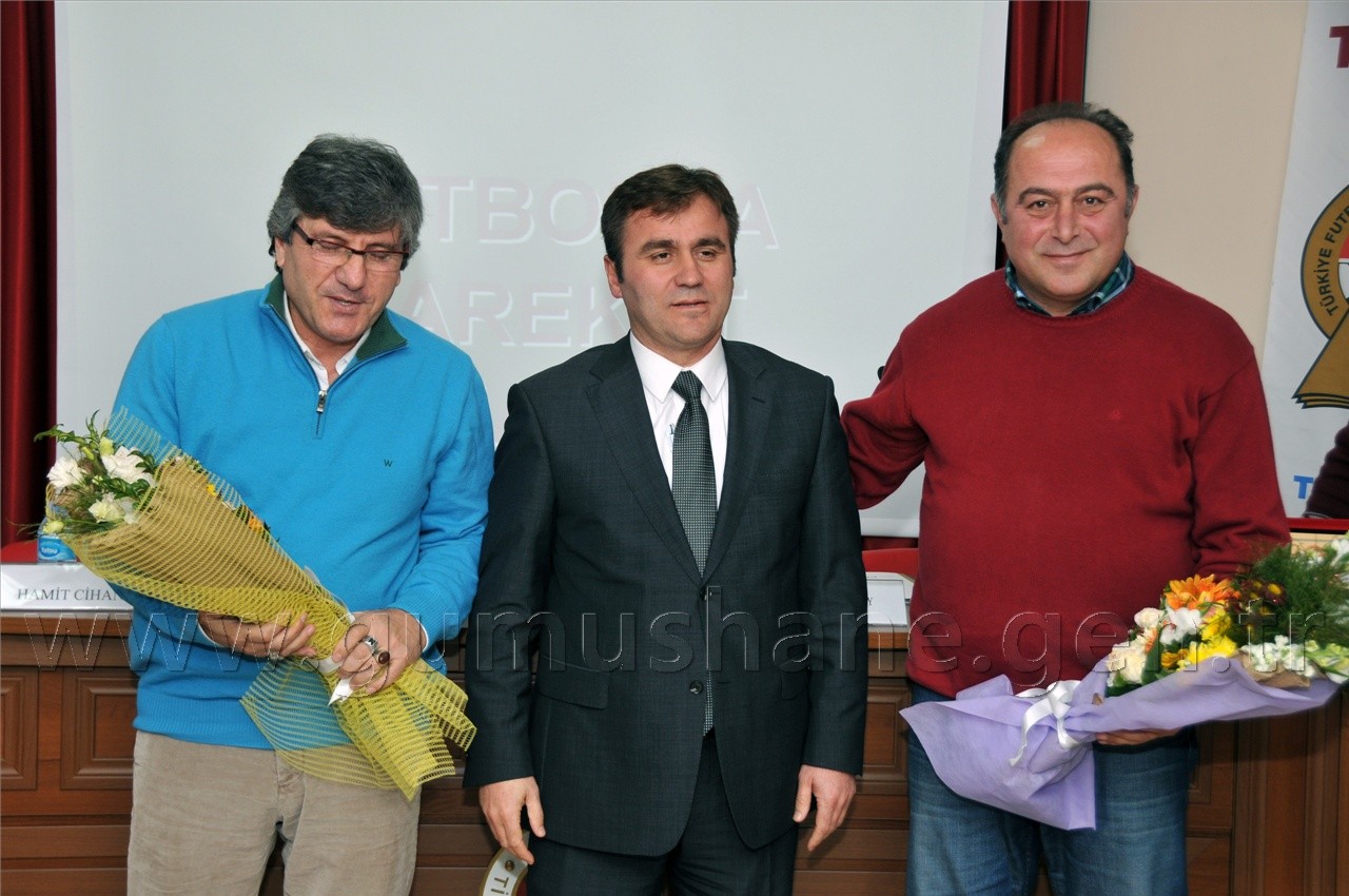 Futbol Antrenörlerine 'Başarıya Giden Yol' Konulu Panel Düzenlendi 12