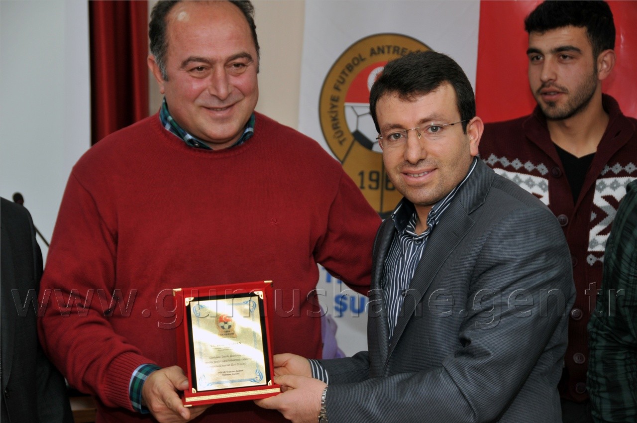 Futbol Antrenörlerine 'Başarıya Giden Yol' Konulu Panel Düzenlendi 13