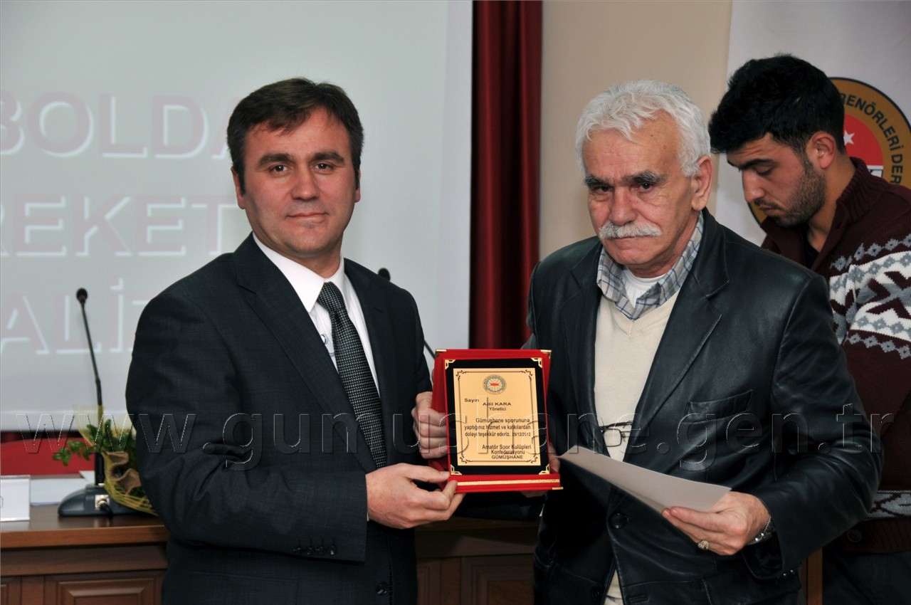 Futbol Antrenörlerine 'Başarıya Giden Yol' Konulu Panel Düzenlendi 18