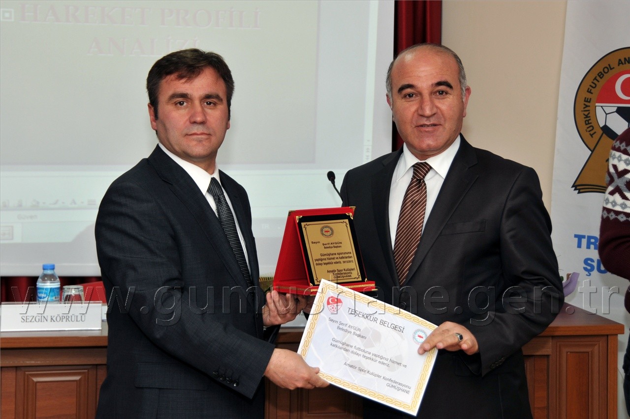 Futbol Antrenörlerine 'Başarıya Giden Yol' Konulu Panel Düzenlendi 33