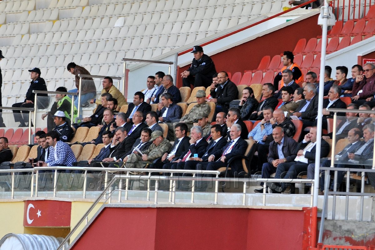 Gümüş, Tepe'ledi: 3-0 17