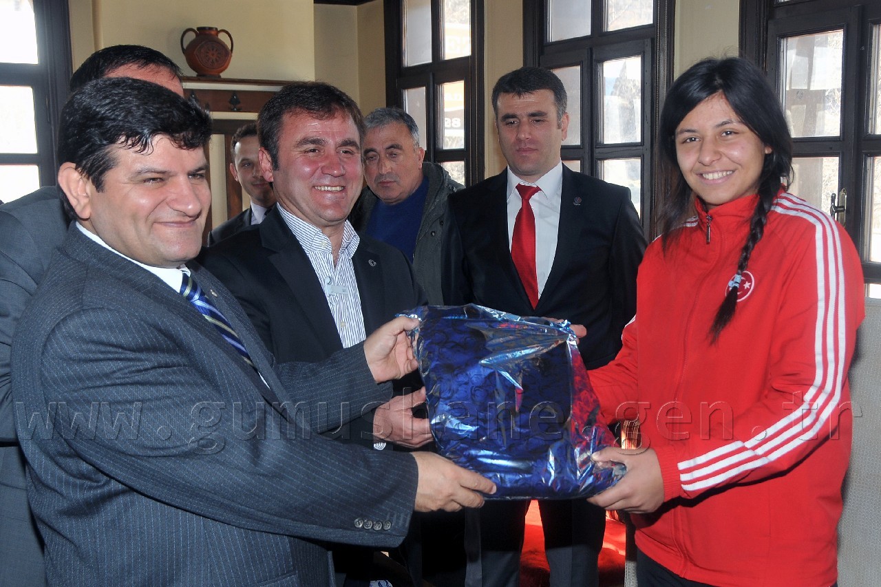 'Gençliği Olabildiğince Spora Sevk Ediyoruz' 10