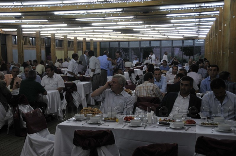 Gümüşhane Belediyesi İftar Yemeği Verdi 4