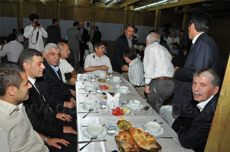 Gümüşhane Belediyesi İftar Yemeği Verdi 5