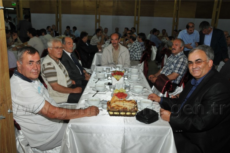 Gümüşhane Belediyesi İftar Yemeği Verdi 9
