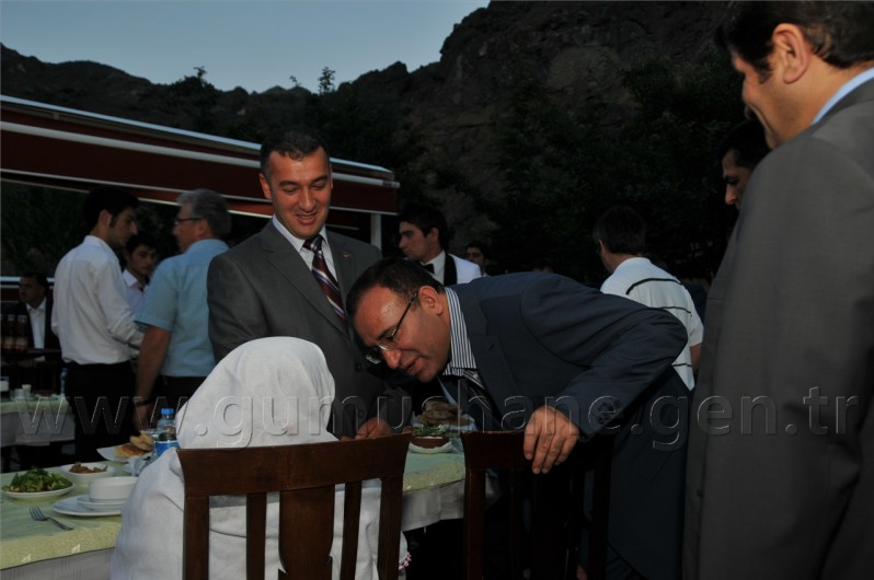 Bekir Bozdağ, Şehit Aileleri ve Gazilerle İftar Yaptı 8