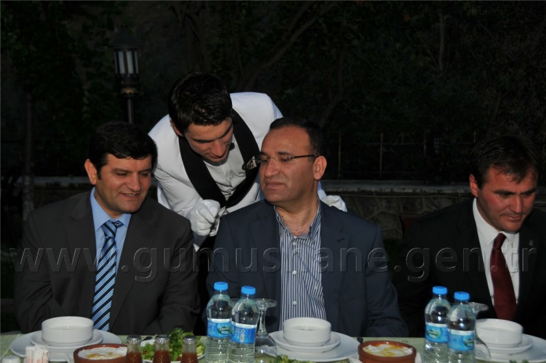 Bekir Bozdağ, Şehit Aileleri ve Gazilerle İftar Yaptı 10