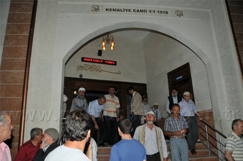 Bekir Bozdağ, Şehit Aileleri ve Gazilerle İftar Yaptı 13