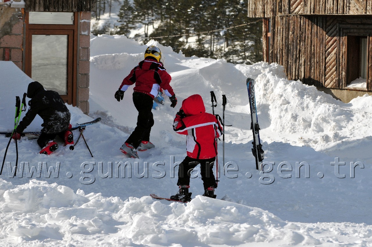 Zigana'da Kayak Şenliği Düzenlendi 23