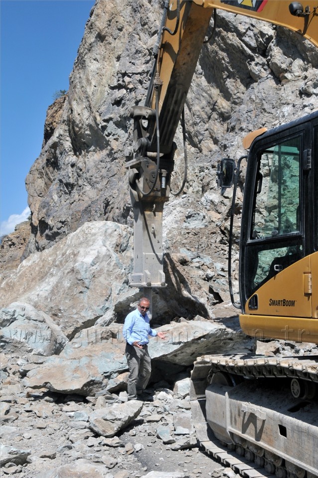 Gümüşhane-Tirebolu Karayolundaki Heyelan 6