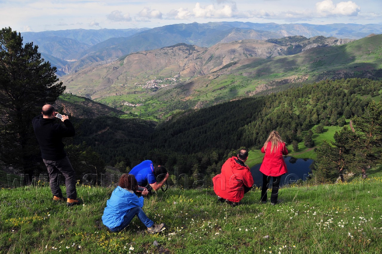 Gümüşhaneli Dağcılar Altınpınar Gölünde Kamp Kurdu 10