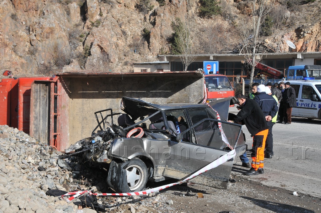 Gümüşhane'de Feci Kaza: 3 Ölü, 2 Yaralı 8