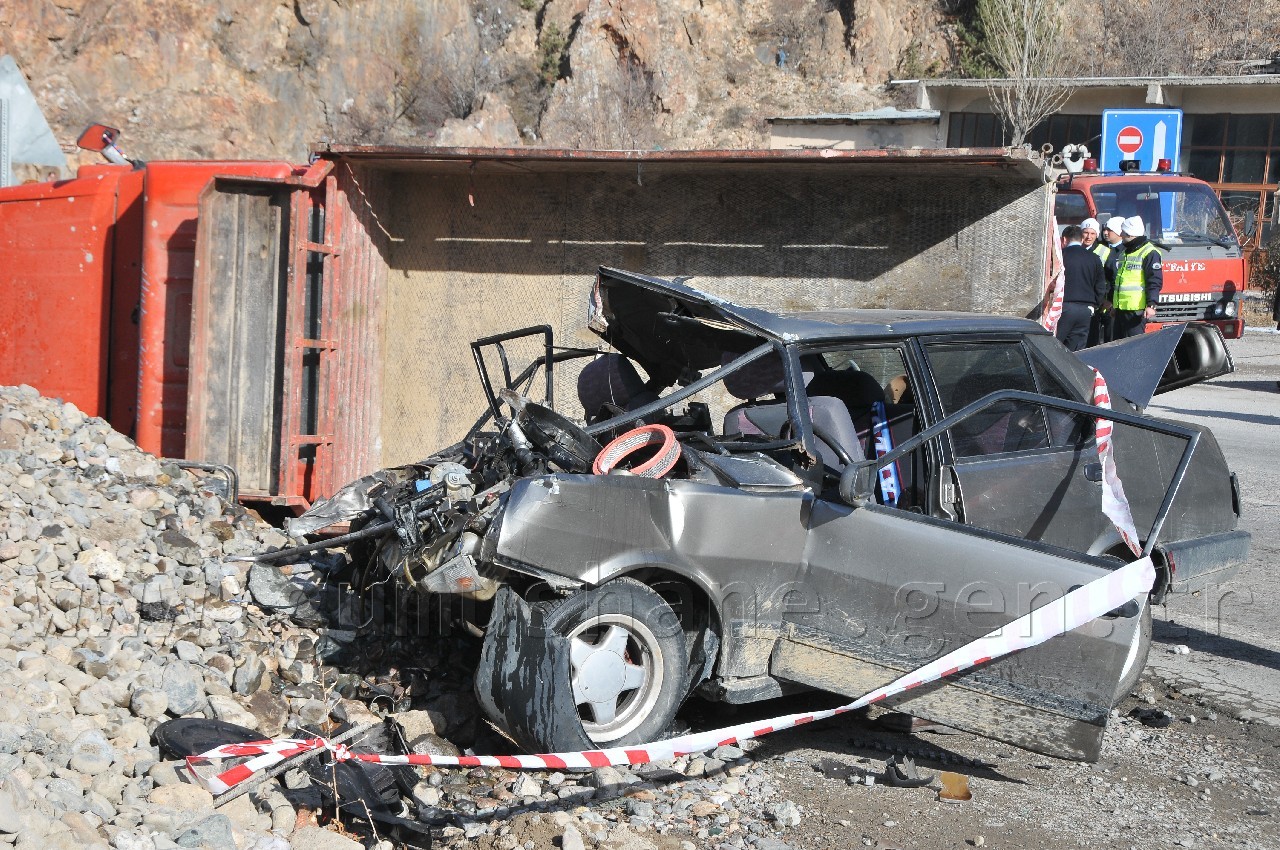 Gümüşhane'de Feci Kaza: 3 Ölü, 2 Yaralı 10